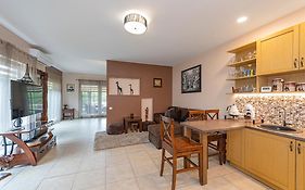 Calm And Private Apartment By Polo Apartments